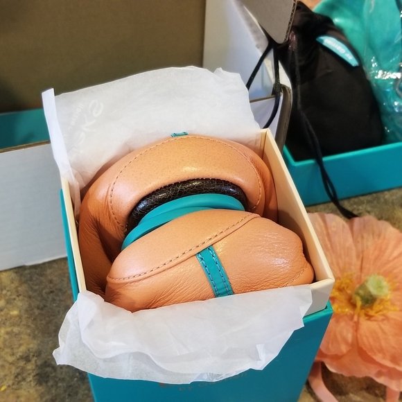 Peach Poppy Tieks - Picture 2 of 6
